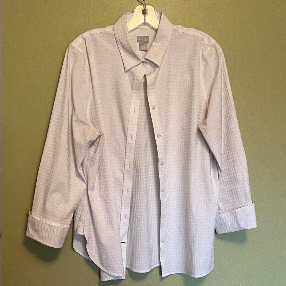 Chico’s white 3/4 sleeve texture pattern Shirt